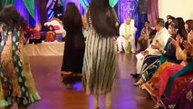 Pakistani Wedding Mehndi Night BEST --Lela Teri Le Le Gi-- (Full HD) - Video Dailymotion