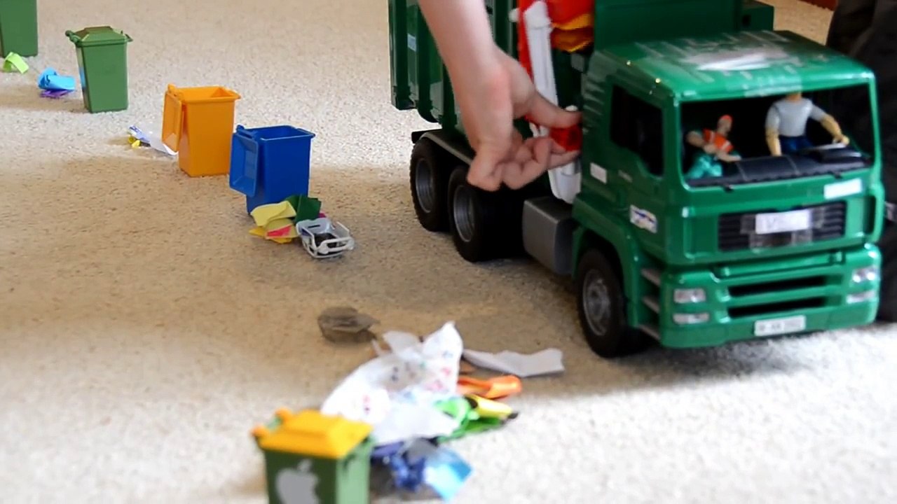 Zach the Garbage Truck Bruder Side & Rear Loader