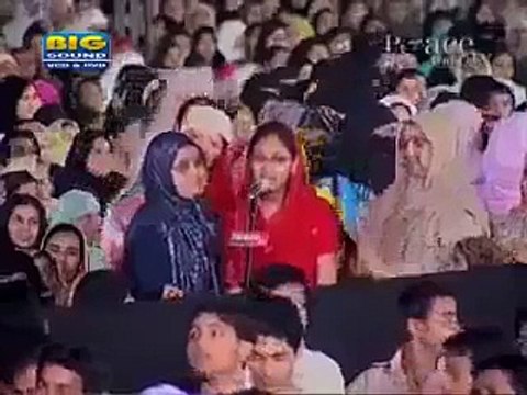 Hindu Girl Embracing Islam in front of Huge Crowd..MA SHA ALLAH