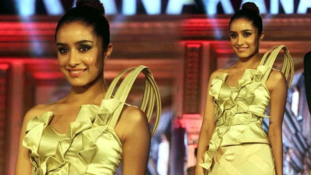 Shraddha Kapoor Ramp Walk For Ken Ferns | Kanakia Paris Show