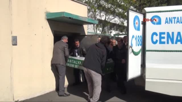 Antalya Denizde Bulunan Cesedin Kimliği Belirlendi