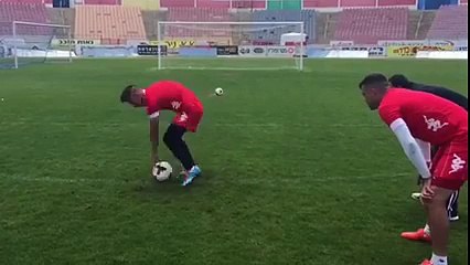 Youtube: ¿te atreverías a cumplir este reto extremo del fútbol? (VIDEO)