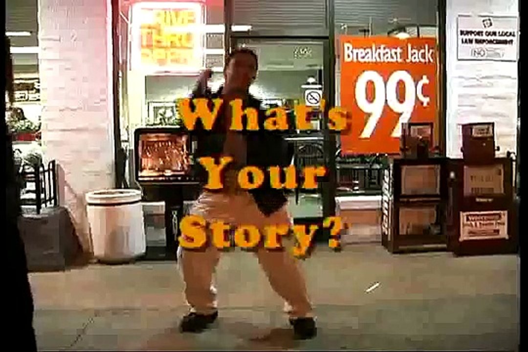 What's Your Story?イベントで自分のおっぱいを揉んでいる。イベントで自分のおっぱいを揉んでいる。 乳揺れ