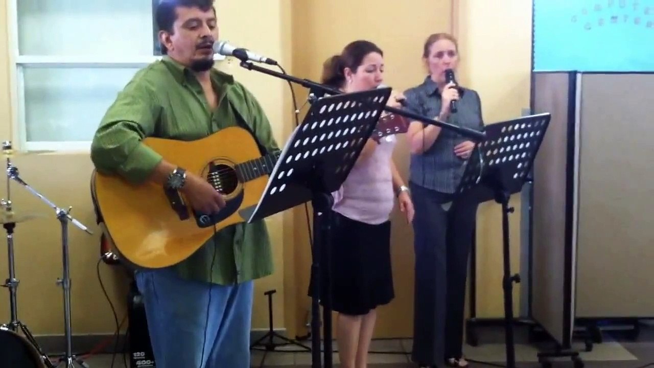 "LEVANTO MIS MANOS" Samuel Hernandez CON SAXO