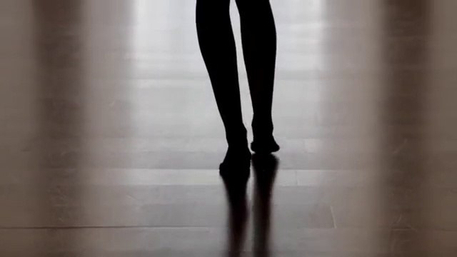 L.O.V.E, Psycho pour Nina Ricci - «Libérez vos fantasmes, avec Laetitia Casta» - avril 2015 - fin 3, il essaie de vous résister