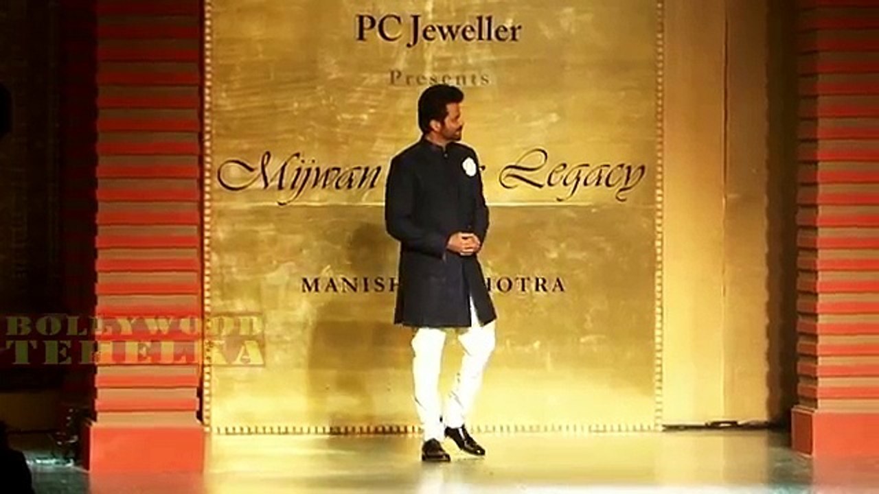 Anil Kapoor   Sonam Kapoor   5th Annual Mijwan Fashion Show By Manish Malhotra 2015