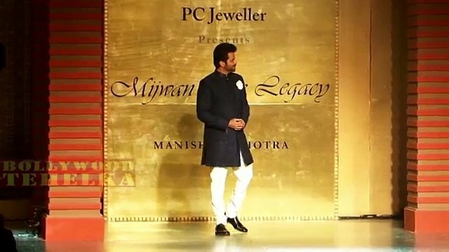 Anil Kapoor Sonam Kapoor 5th Annual Mijwan Fashion Show By Manish Malhotra 2015