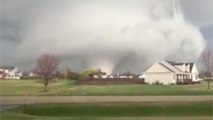 Social video shows massive tornado in Illinois