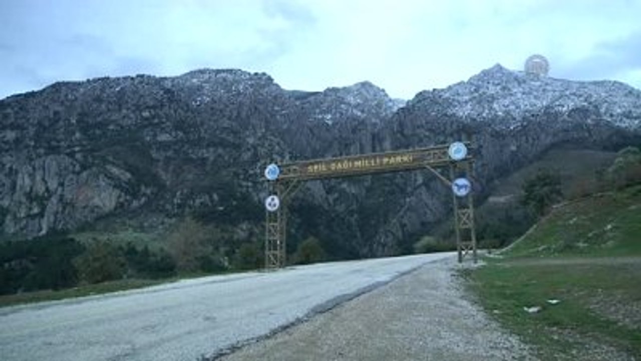 Spil Dağı Milli Parkı'nda Kar Yağışı