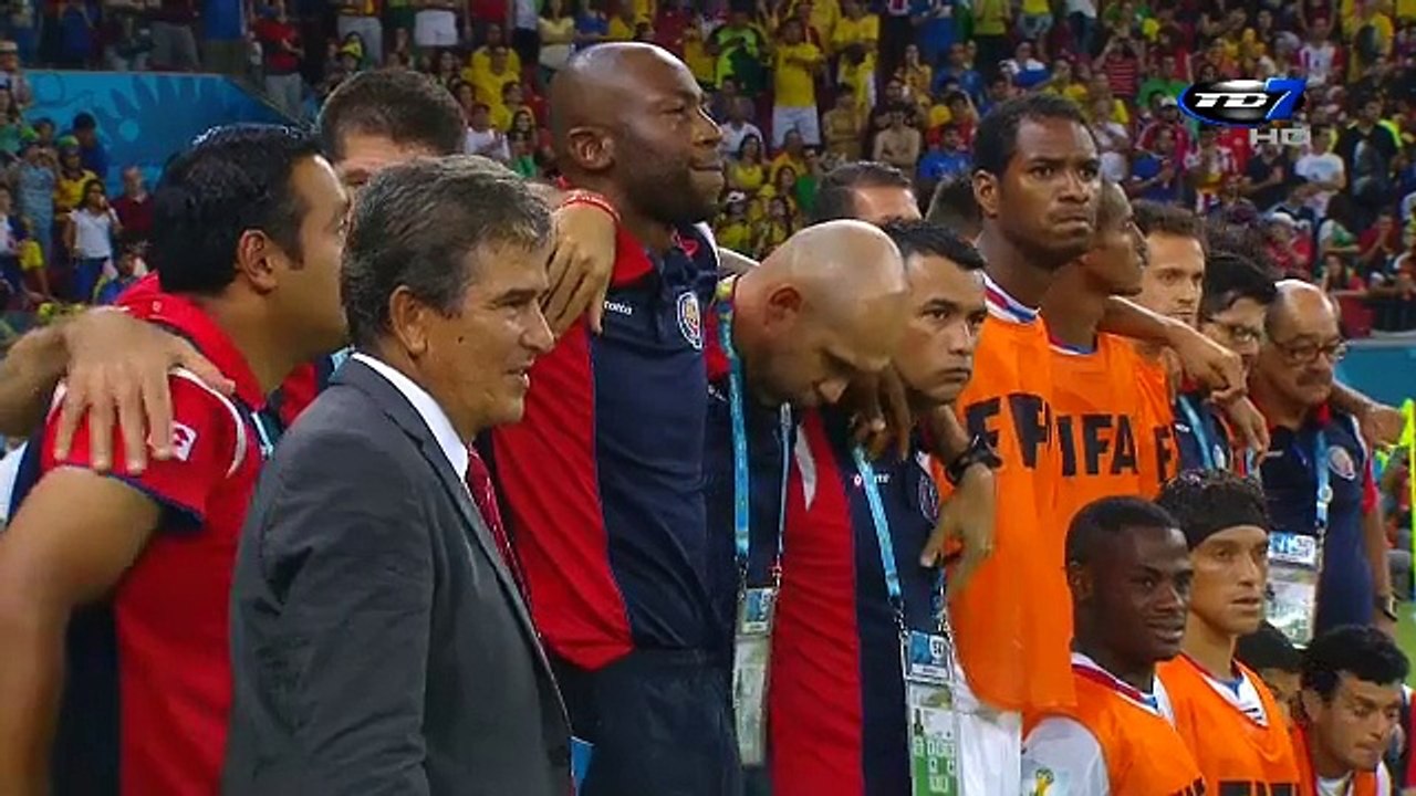 Costa Rica toca el cielo y clasifica a cuartos por primera vez en la historia