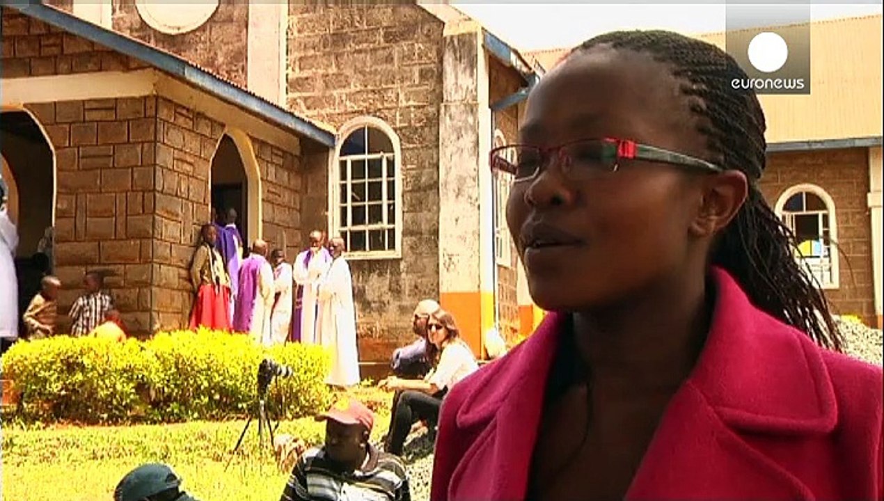 Il Kenya seppellisce le vittime della strage di Garissa