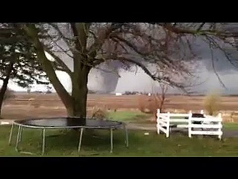 Tornado That Just Destroyed a Small Illinois Town