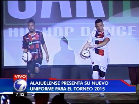 Liga Deportiva Alajuelense presentó su nuevo uniforme para el 2015