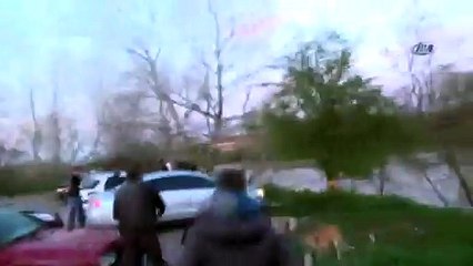 Önce intihara kalkıştı, sonra kurtarılmayı bekledi