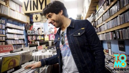 قناة CBC تطرد غوميشي بسبب سلوكه الجنسي الغريب