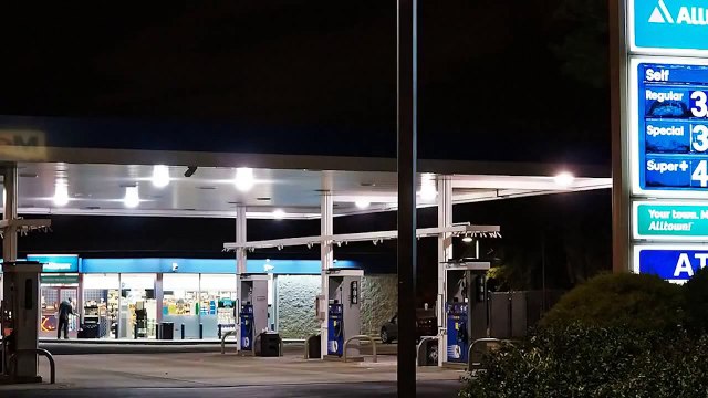 الشرطي تيد أربوليدا يقايض الجنس على الإعتقال