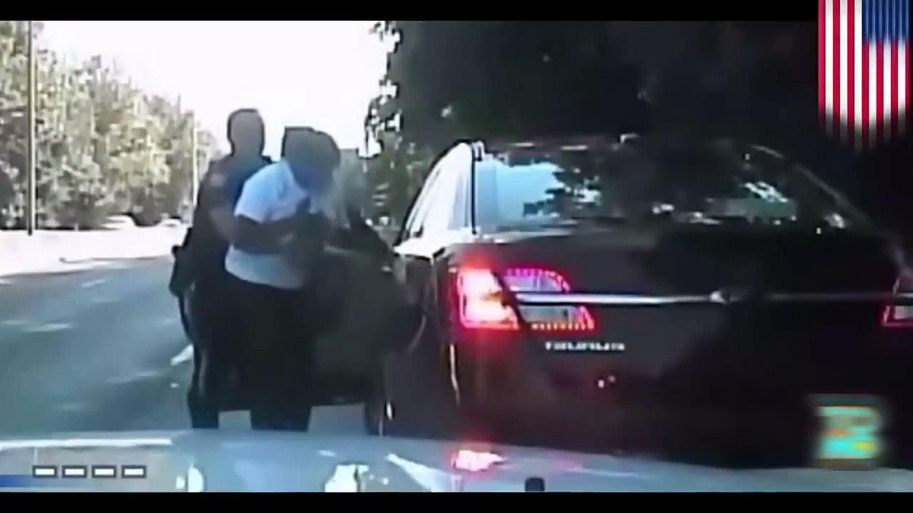 الشرطي غريغوري زاكوسايلني من نيويورك ينقذ سيدة من الموت خنقاً