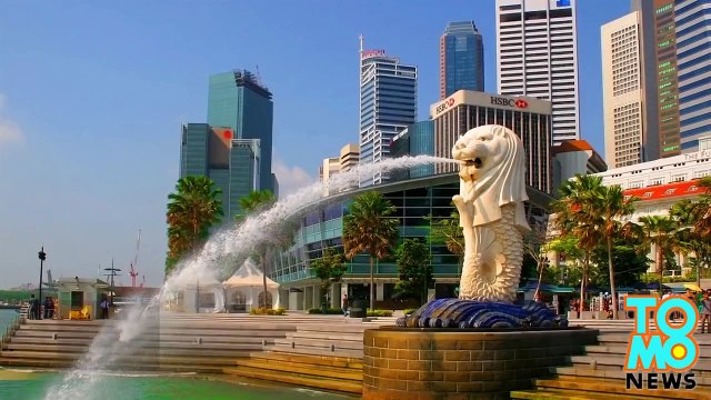 امرأة من الصين تتغوط في محطة قطار أنفاق بسنغافورة