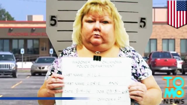 اعتقال معلمة جديدة لدخولها المدرسة ثملة وبدون بنطال