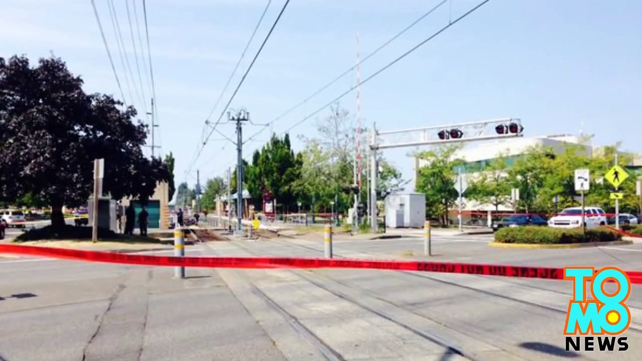 أم وابنها يلقون حتفهم في حادث مريع بعد أن سقط الكرسي المدولب على سكة قطار بورتلاند