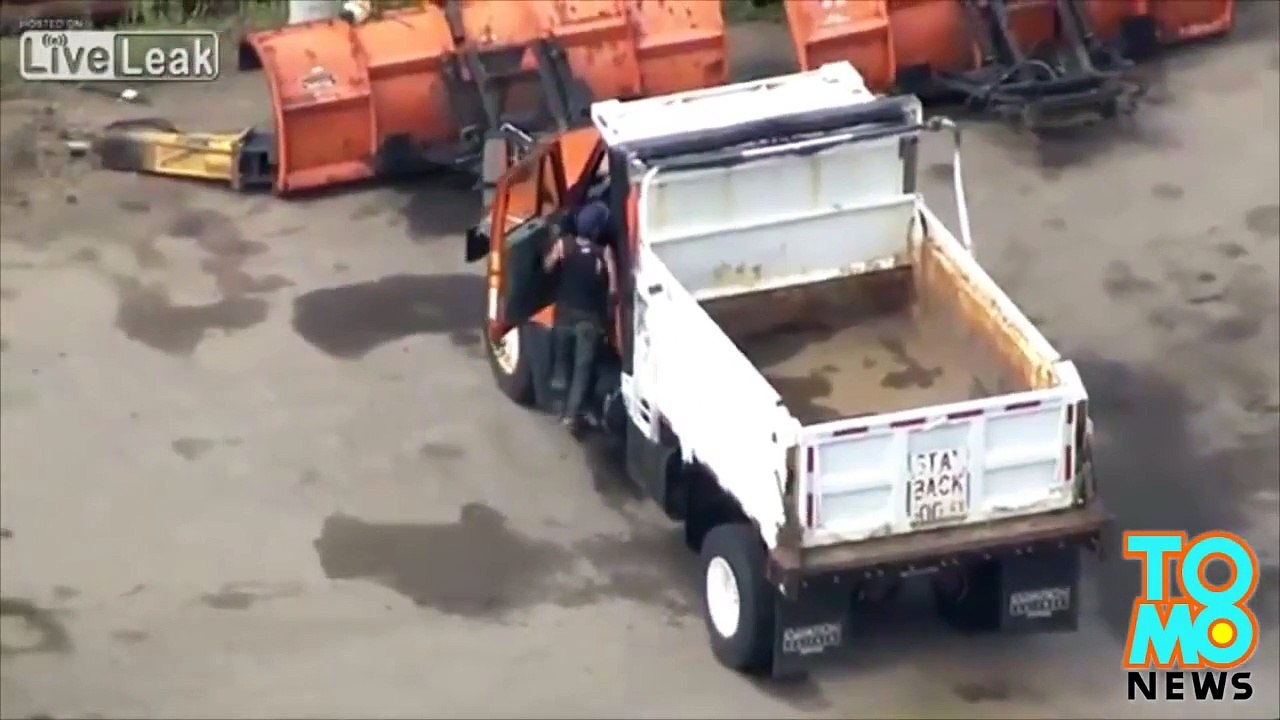 لص السيارات كريس سوليفان من كولورادور وكاميرا مراقبة تسجل له عملية السرقة