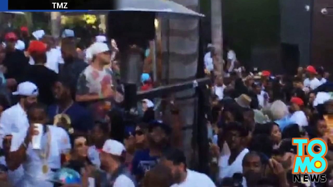 رجل يتعرض للطعن والرصاص في حفل جائزة بَيْت