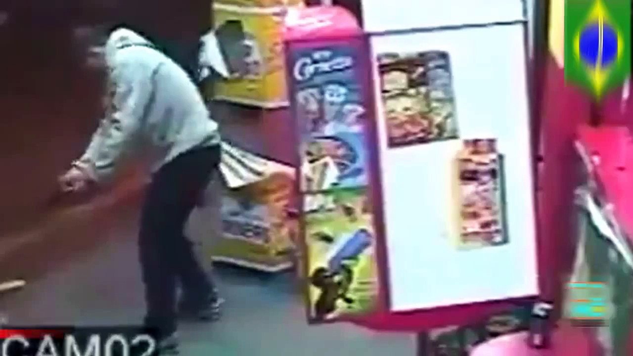 شرطي برازيلي في إجازة يتعرض لإطلاق الرصاص أثناء عملية سرقة