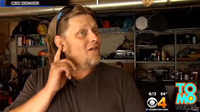 صعقه الرعد رجل من دينفر يصعقه الرعد في قدميه بينما كان يصور العاصفة