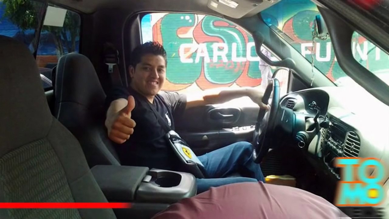 شاب في الحادية والعشرين يقتل نفسه بينما كان يتصور وبيده مسدس