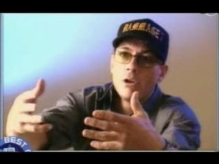 Jean-Claude Van Damme et la Lune : Découverte nocturne fascinante 🌙