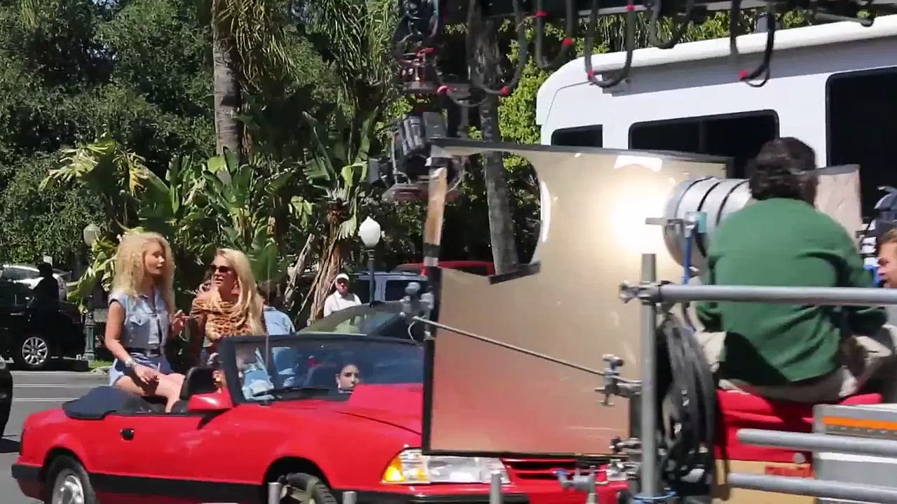 Iggy Azalea And Britney Spears Go 80's In 'Pretty Girls' Music Video Shoot