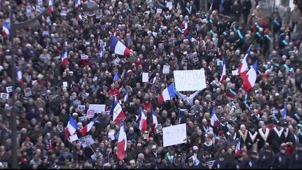 Paris unity march in 60 secs - BBC News