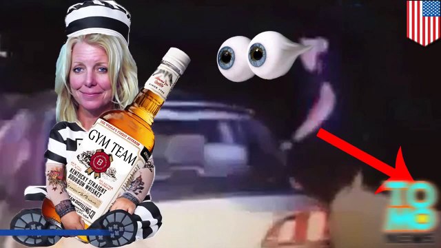 شرطي يقفز من فوق جسر ليتفادى سيارة تقودها امرأة مخمورة