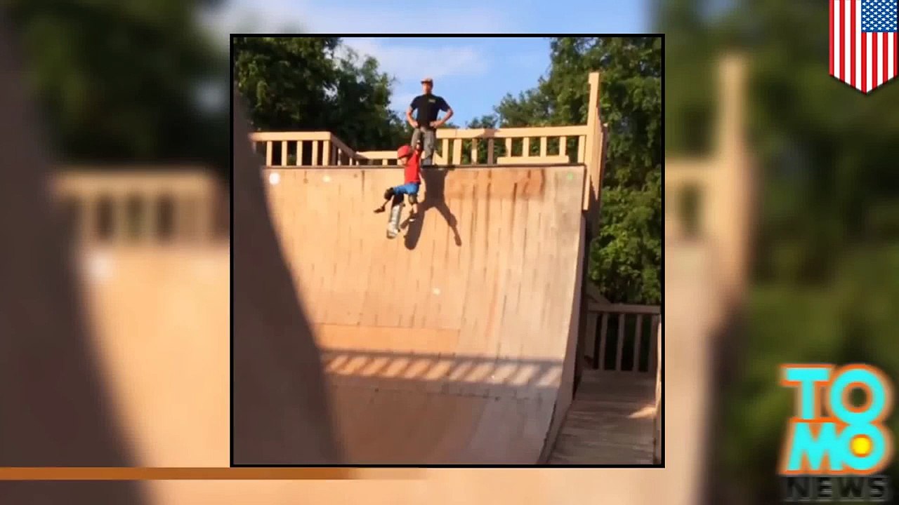 رجل من فلوريدا يركل ابنه ذو الست أعوام إلى أسفل منزلق التزحلق