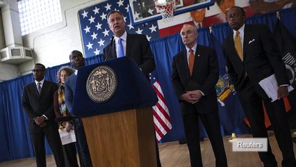 عمدة نيويورك دي بلاسيو يخرق قانون السير