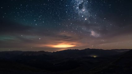 Very impressive 4K time-lapse video of the stars.