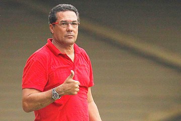 Presidente do Fla afirma que nunca duvidou da permanência de Luxa