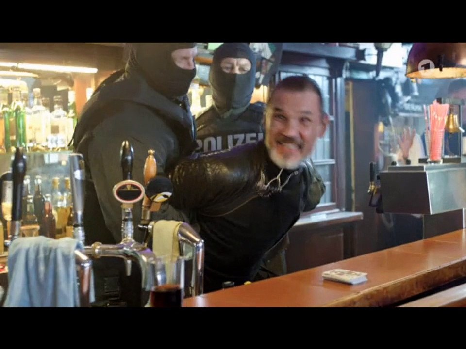 Verbotene Liebe - Polizeialarm