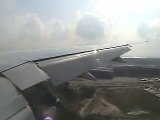 Singapore Airlines Boeing 777-300 landing into Changi