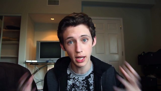 Actor de Wolverine utiliza Youtube para revelar sus preferencias sexuales