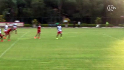 Download Video: Ninguém passa! Ceni e reservas fazem belas defesas em treino