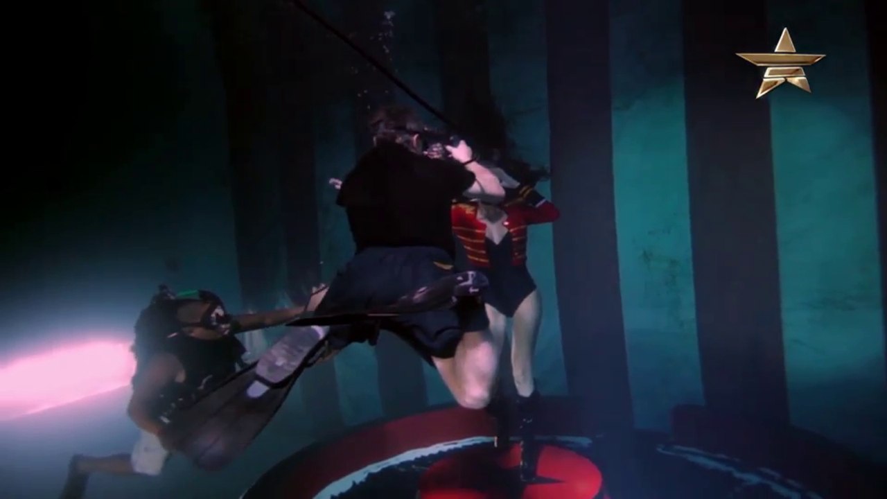 Photographers UNDERWATER CIRCUS Photographer Mick Gleissner