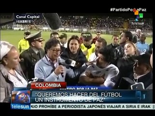 Maradona juega por la paz en Colombia