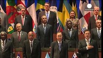 دست دادن تاریخی رهبران آمریکا و کوبا در اجلاس سران قاره آمریکا در پاناما