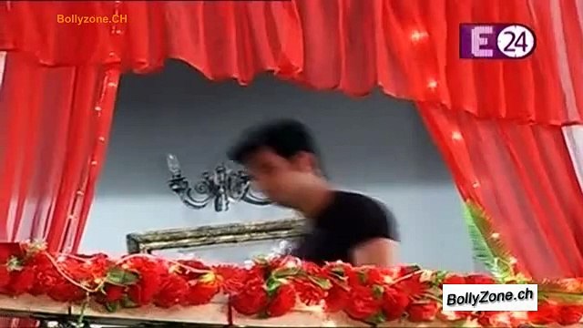 Khul Gayi Shikhar Ki Pol!! - Meri Aashiqui Tumse Hi - 11th April 2015