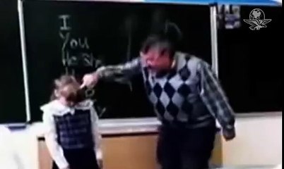 Niña golpea a su profesor en los genitales