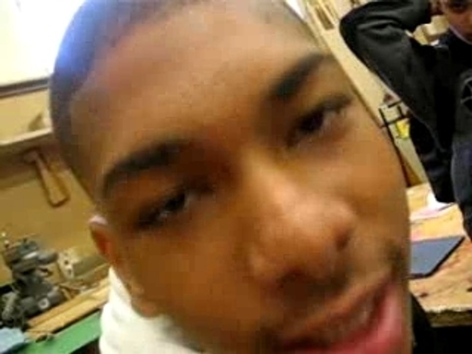 Warren sayin he luvs his mom