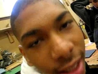 Warren sayin he luvs his mom