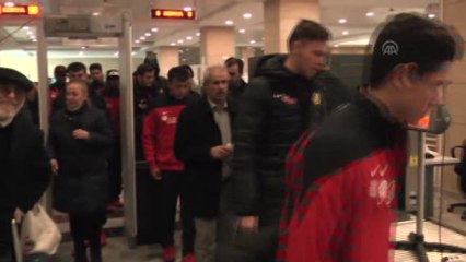 Eskişehirspor Kafilesi Yht ile Konya'ya Gitti