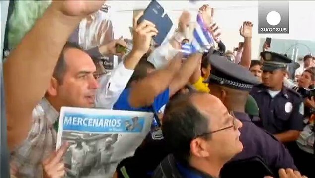 Cuban government supporters and opponents clash in Panama